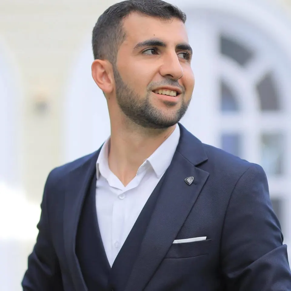 Muerte del joven Basir Munir Al-Barsh tras ser alcanzado por un dron israelí cerca de la sede de la Defensa Civil al oeste del campamento de Jabalia, al norte de Gaza — Imagen 1