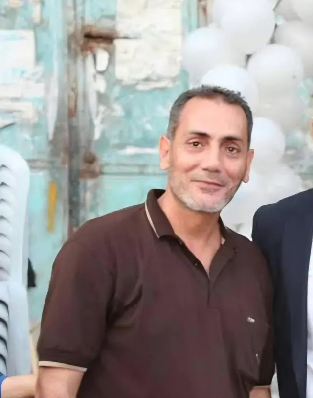 Burger Wessam Izzat Sultan Adwan komt om het leven als gevolg van verwondingen die hij opliep bij een Israëlische beschieting die een punt van het ministerie van Economie in de Mawasi van de stad Rafah, ten zuiden van de Gazastrook, trof