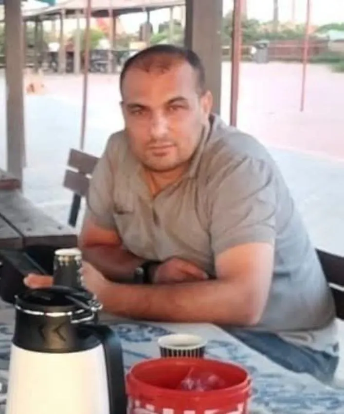 El mártir Yahya Hamdouna, que ascendió tras el ataque a un vehículo en las inmediaciones del mercado Sheikh Radwan en la ciudad de Gaza. — Imagen 1