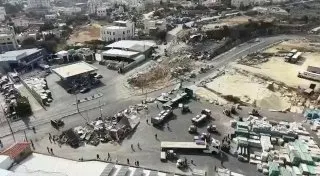 Ejército de ocupación en un comunicado: Documentación: Durante las últimas 24 horas, las fuerzas israelíes demolieron varios edificios ilegales en el lugar del ataque en el cruce de Yahuda, cerca de la entrada de Hebrón.