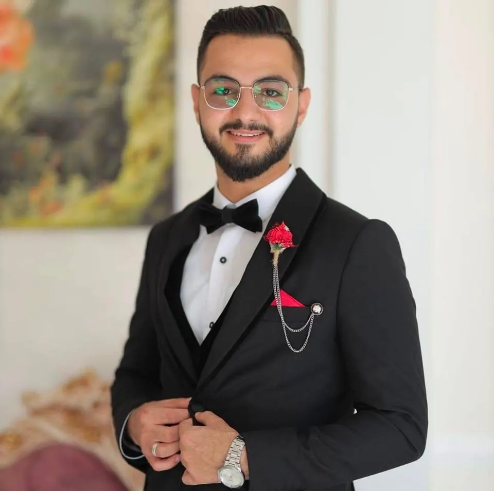 الشهيد محمد عاطف سكر الذي ارتقى في استهدف مجموعه من المواطنين قرب مفترق الاتصالات غرب مدينة غزة — صورة 1