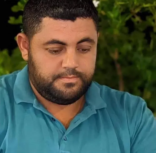 Adham Khalil Marouf (33 jaar) omgekomen na een aanval van een Israëlische drone op het dak van een huis van de familie Shalha, nabij de telecommunicatie in het vluchtelingenkamp Jabalia in het noorden van de Gazastrook
