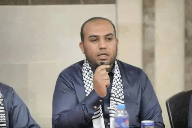 El mártir Ahmed Zuhair Fouad Abu Ouda, residente de Rafah, que murió a consecuencia de que la ocupación atacara una bicicleta en las inmediaciones de la sala Lotus, cerca del cruce de al-Naṣ, al oeste de la ciudad de Khan Younis, al sur de la Franja de Gaza.