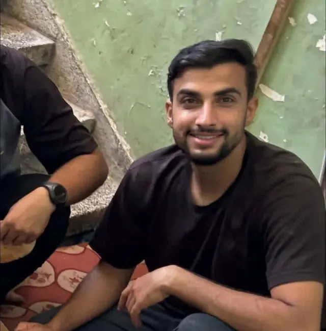 El mártir Mohammed Riyad Arhim, quien ascendió tras un bombardeo israelí que tuvo como objetivo a un grupo de ciudadanos en las inmediaciones de la rotonda Haidar en la ciudad de Gaza