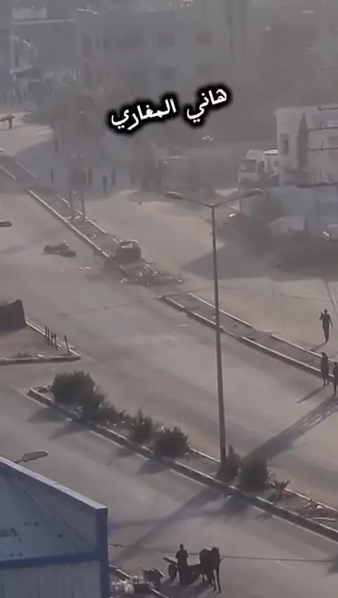 Lo atacaron dos veces para asegurarse de matarlo: mártir Wajdi Al-Sous, dueño de la tienda Watan para cambio de divisas, tras un bombardeo de un dron israelí cerca de la entrada de Al-Nuseirat en la calle Salah al-Din, en el centro de la Franja de Gaza