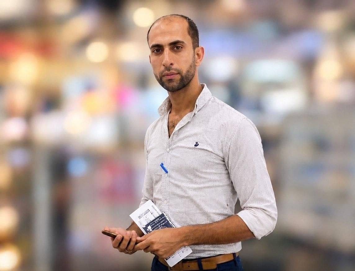 الشهيد أحمد محمود الرملاوي الذي ارتقى في استهداف الاحتلال خيمة فوق سطح منزلهم بمحيط مدرسة المأمونية في حي النصر غرب مدينة غزة