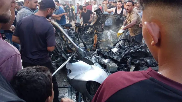محدث… شهيدان أحدهما طفلة ومصابون جراء استهداف طائرات الاحتلال سيارة في منطقة النصر غربي مدينة غزة