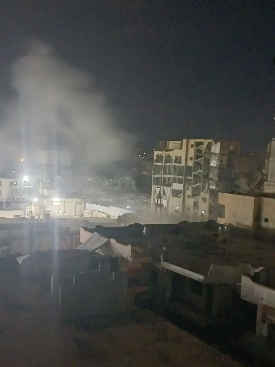 Bijgewerkt... Eén martelaar en gewonden bij een Israëlische aanval op een motorfiets nabij het industriegebouw ten westen van Gaza-stad. — Afbeelding 1