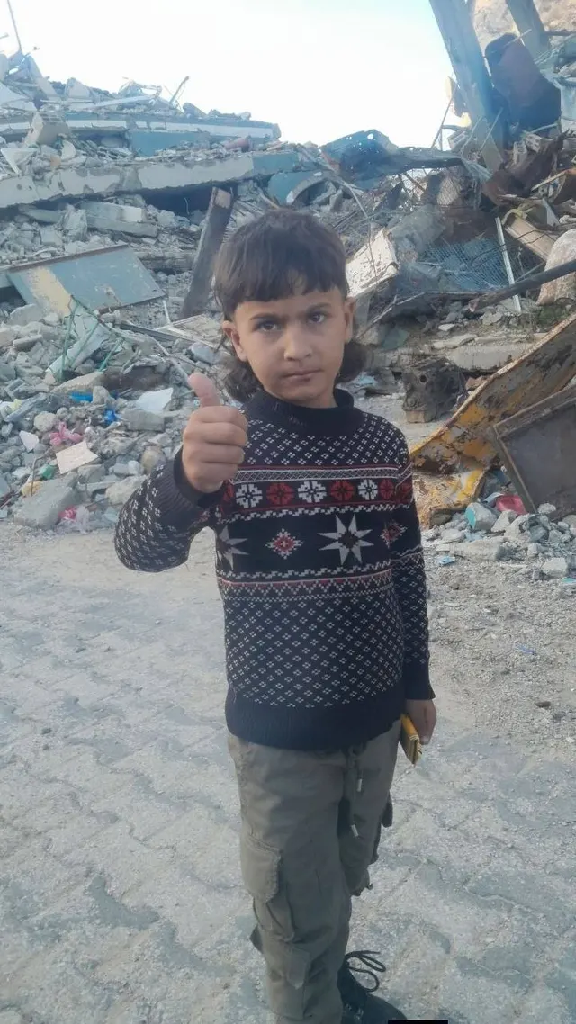 Fallece el niño Jihad Al-Ghandour (7 años) a causa de las heridas que sufrió por disparos de la ocupación en las inmediaciones de la calle Al-Houga, en el campamento de Jabalia, al norte de la Franja de Gaza