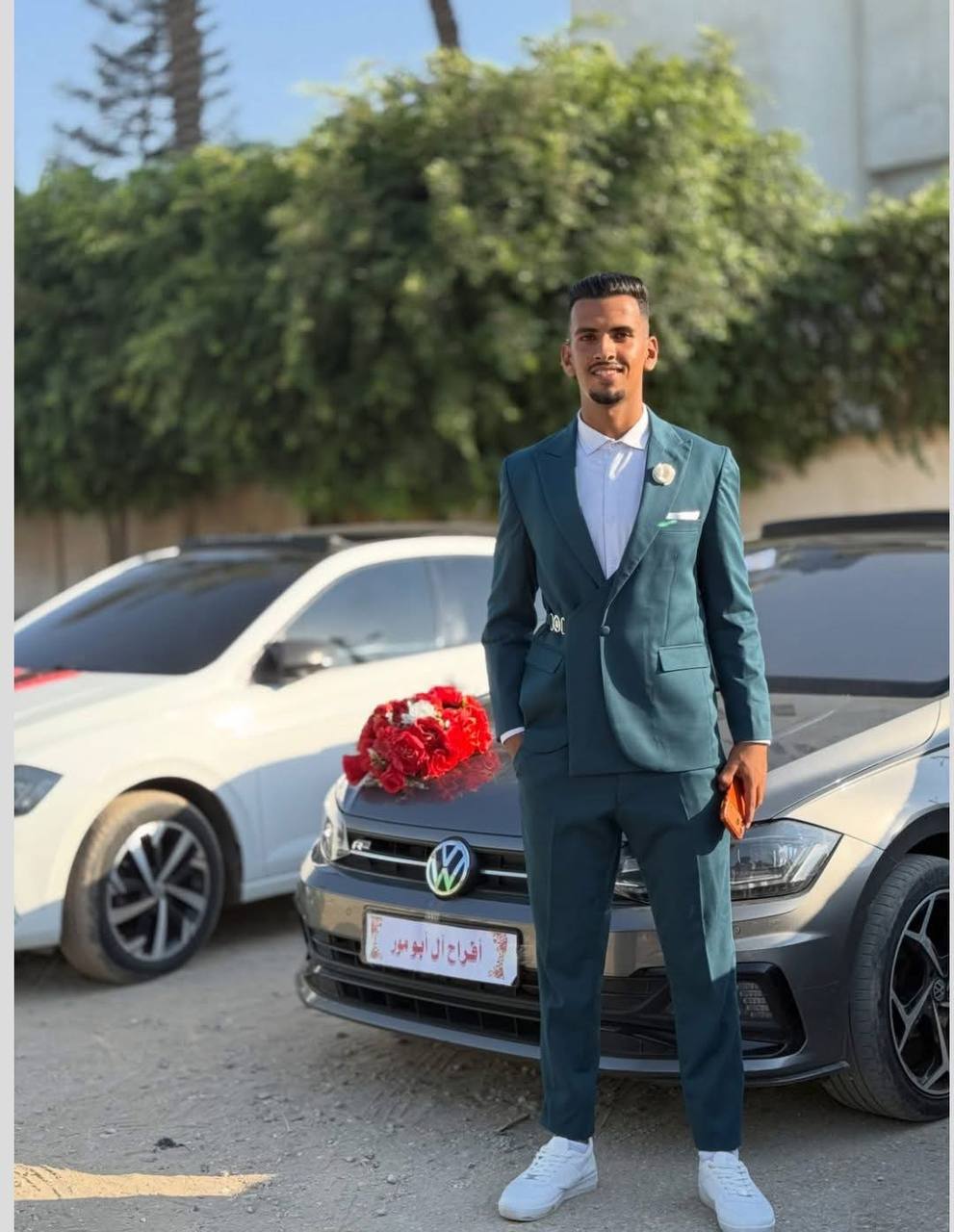 استشهد الشاب أحمد أبو مور برصاص قوات الاحتلال أثناء وجوده على شارع صلاح الدين في دير البلح بوسط قطاع غزة — صورة 1
