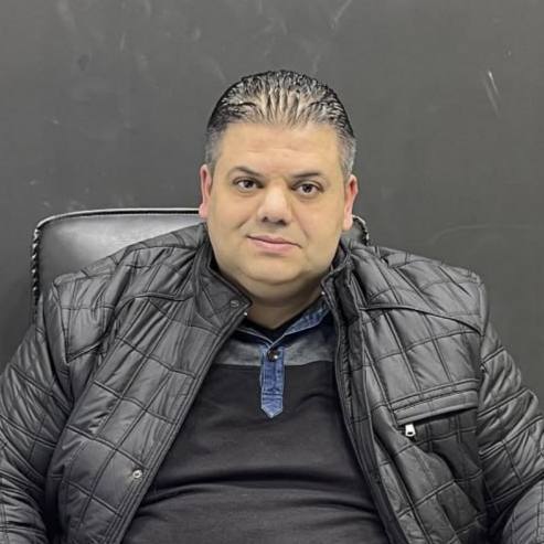 الشهيد شادي أبو حصيرة الذي ارتقى في استهداف طائرة مسيرة إسرائيلية مركبة أمام مبنى "أونروا" في منطقة الصناعة غربي مدينة غزة