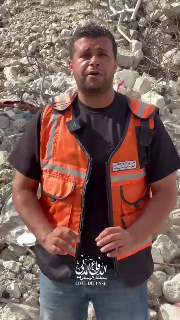 الدفاع المدني في محافظة الوسطى: طواقمنا تبدأ عمليات انتشال جثامين الشهداء من تحت أنقاض عشرات المنازل المدمرة بدءًا ببرج المهندسين في منطقة النصيرات