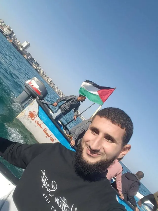 استشهاد المواطن جهاد سميح محمود إسماعيل (33 عامًا) في القصف الإسرائيلي قرب مدخل مخيم الصمود غربي مدينة خان يونس جنوبي قطاع غزة