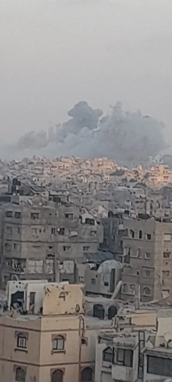 جيش الاحتلال ينسف مباني سكنية شرق مخيم جباليا شمال قطاع غزة — صورة 1